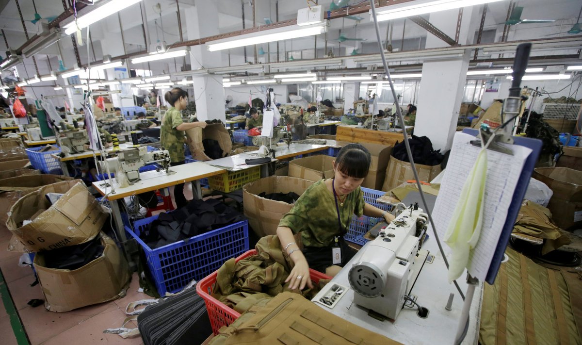 Guangzhous Yakeda Tactical Geari tehases valmivad seljakotid USA sõjaväele