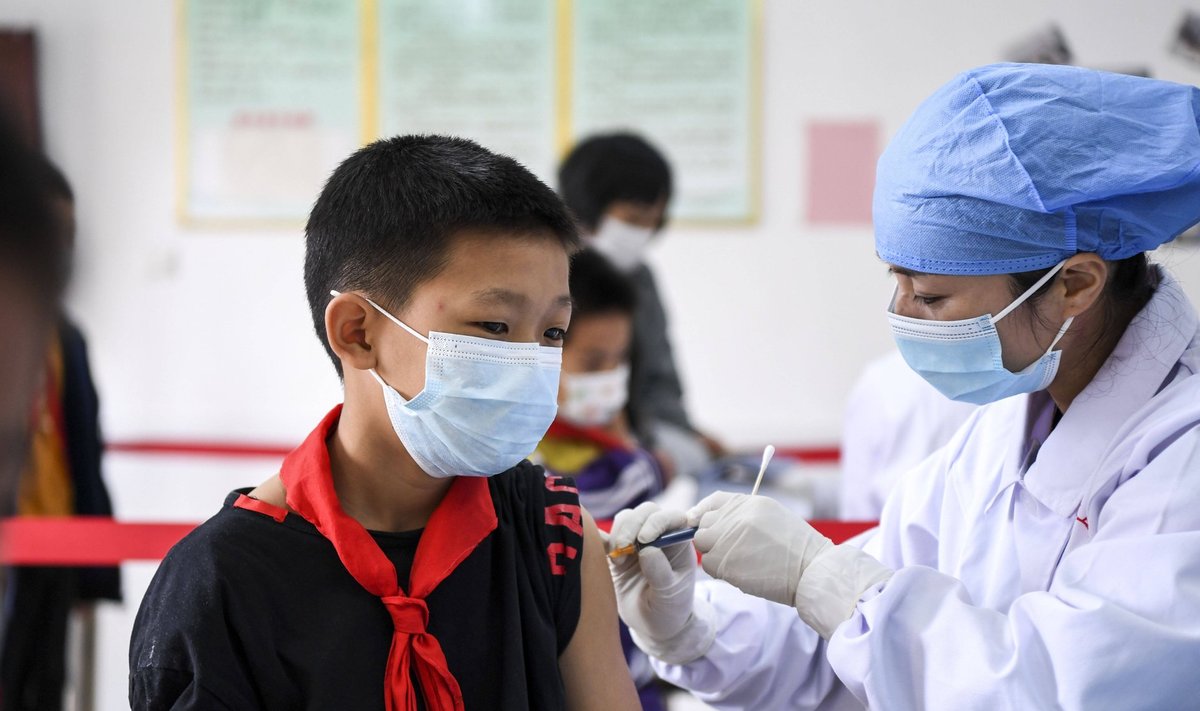 Hiina ei taha ühiskonna uuesti avamisega riskida, sest siis võiks selguda, et kohalikud vaktsiinid pole eriti tõhusad.