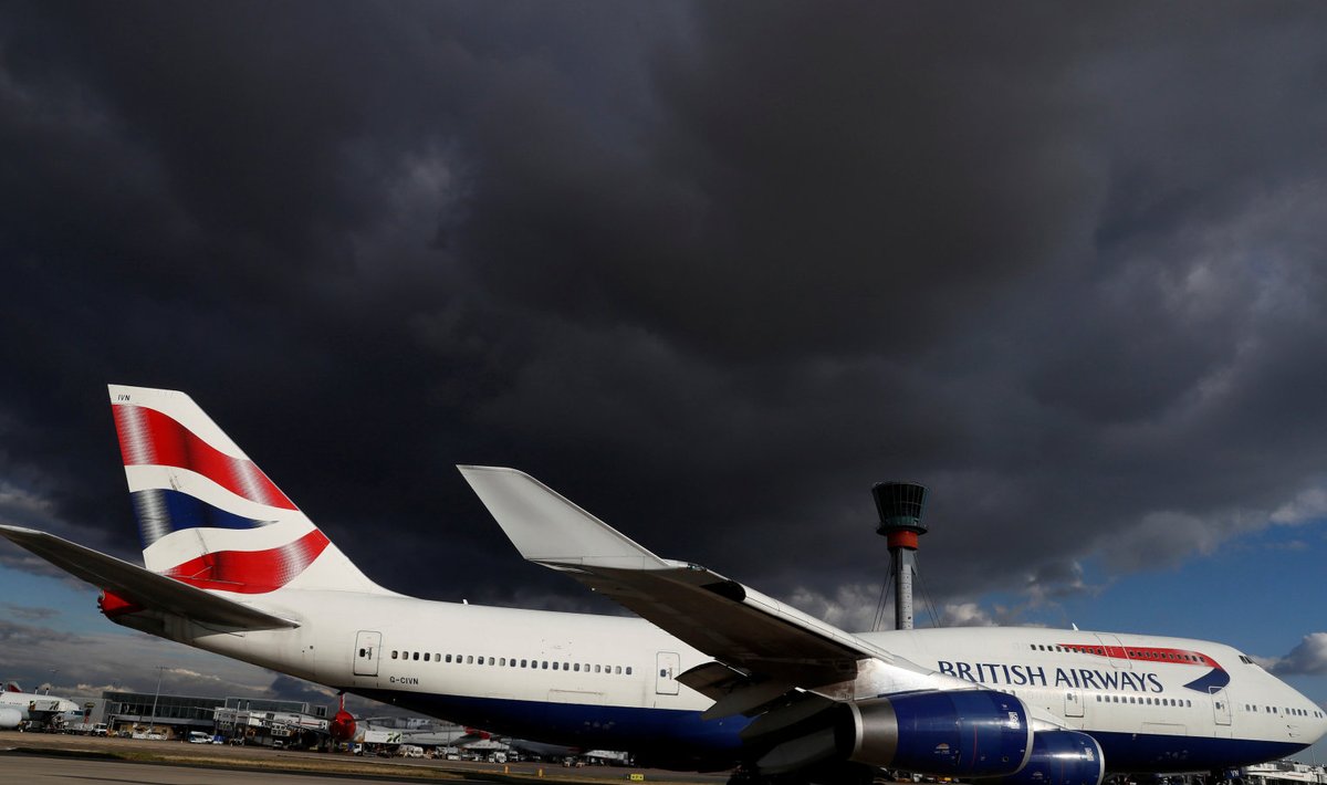 British Airwaysi lennuk Heathrow` lennujaamas.