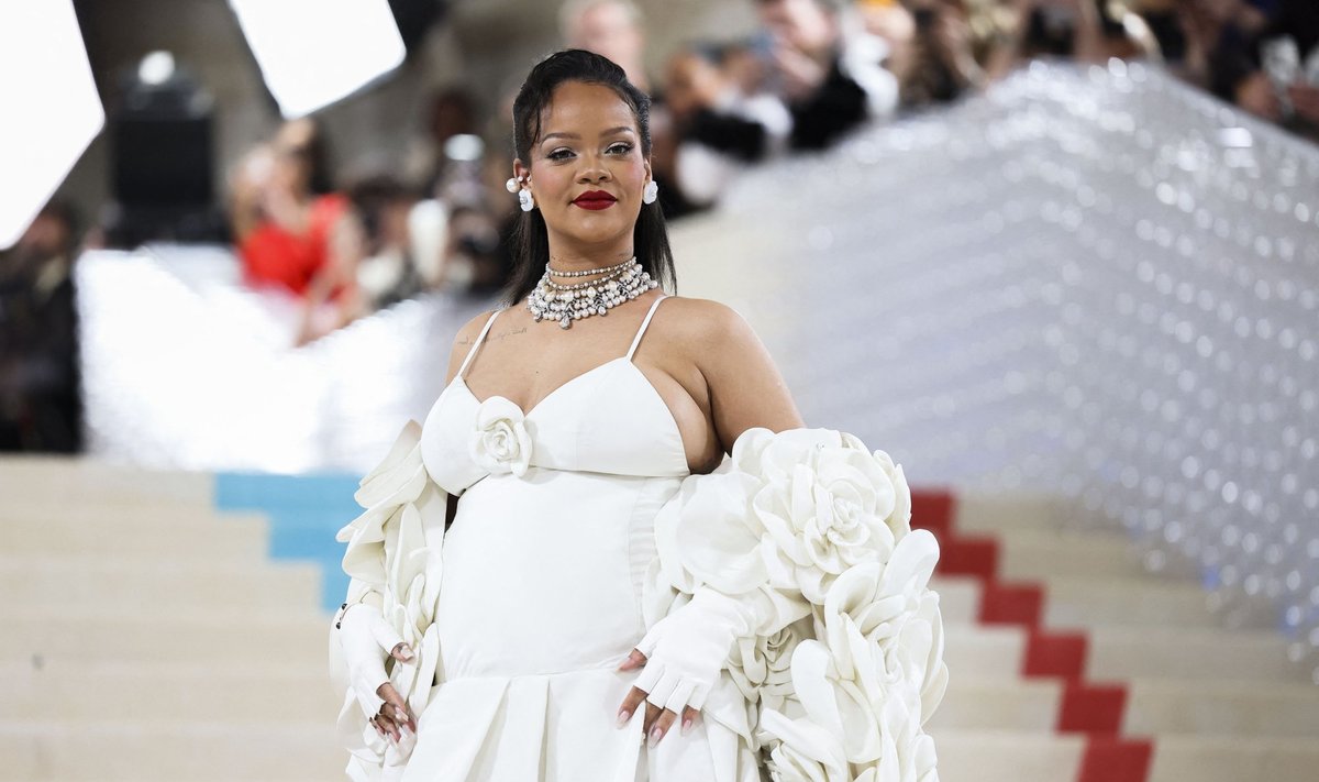 Rihanna Met galal.