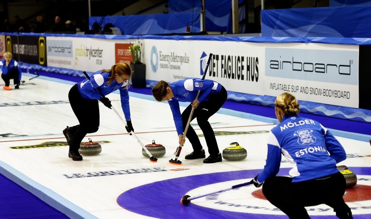 Eesti curlingunaiskond