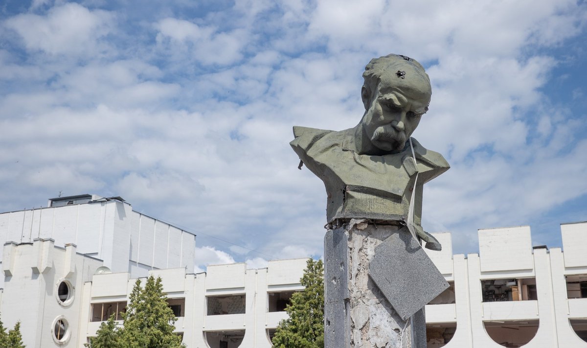 Памятник Тарасу Шевченко в Бородянке