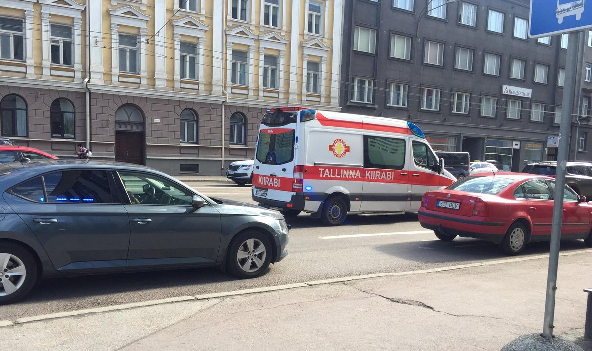 Liiklusõnnetus Tallinnas Narva maanteel