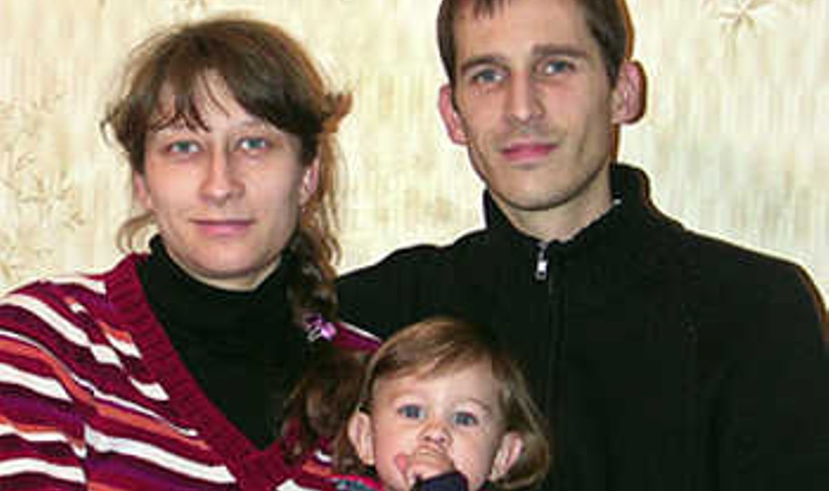 EESTLANE ULJANOVSKIS: Kaido koos abikaasa Evgenia ja tütre Liina Evaga. ERAKOGU