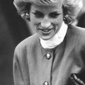 FOTOD | Pluus, mida printsess Diana kandis oma kihlumisfotol, läheb oksjonile. Prognoositav müügihind on üüratu