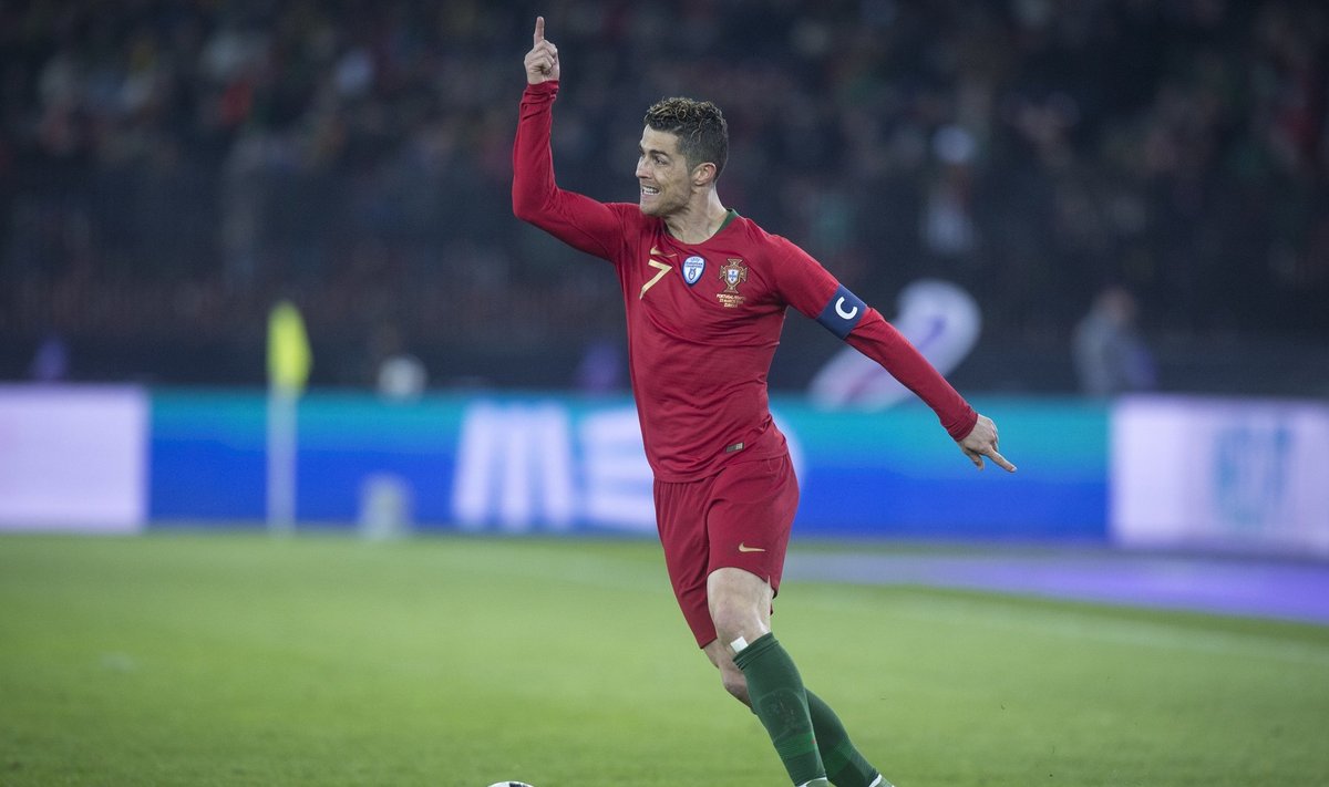 Cristiano Ronaldo Portugali koondise särgis.