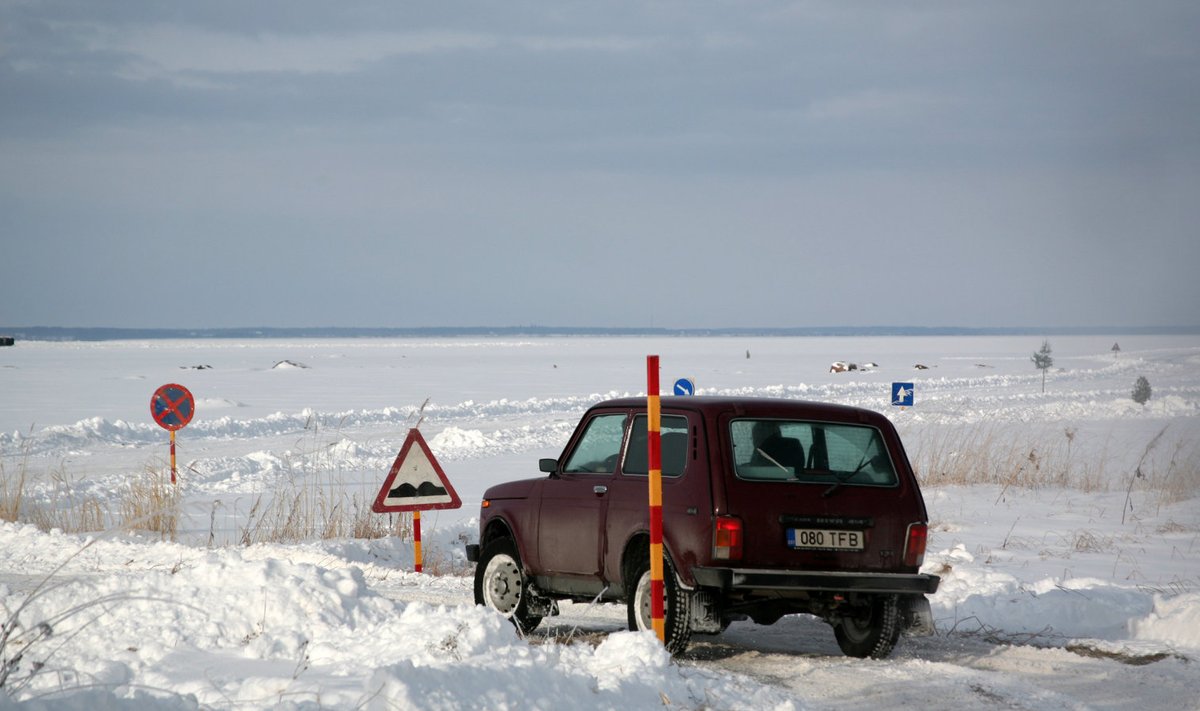 2011. aasta talvel avati Virtsu-Kuivastu vaheline jäätee veebruaris.