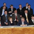 ГРАФИК DELFI: Смотрите, как за 20 лет изменились зарплаты у президента, премьер-министра, депутата и среднего жителя Эстонии