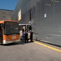 FOTOD: Tartus ajas bussijuht käigu segamini ja sõitis bussiga Tasku keskusesse