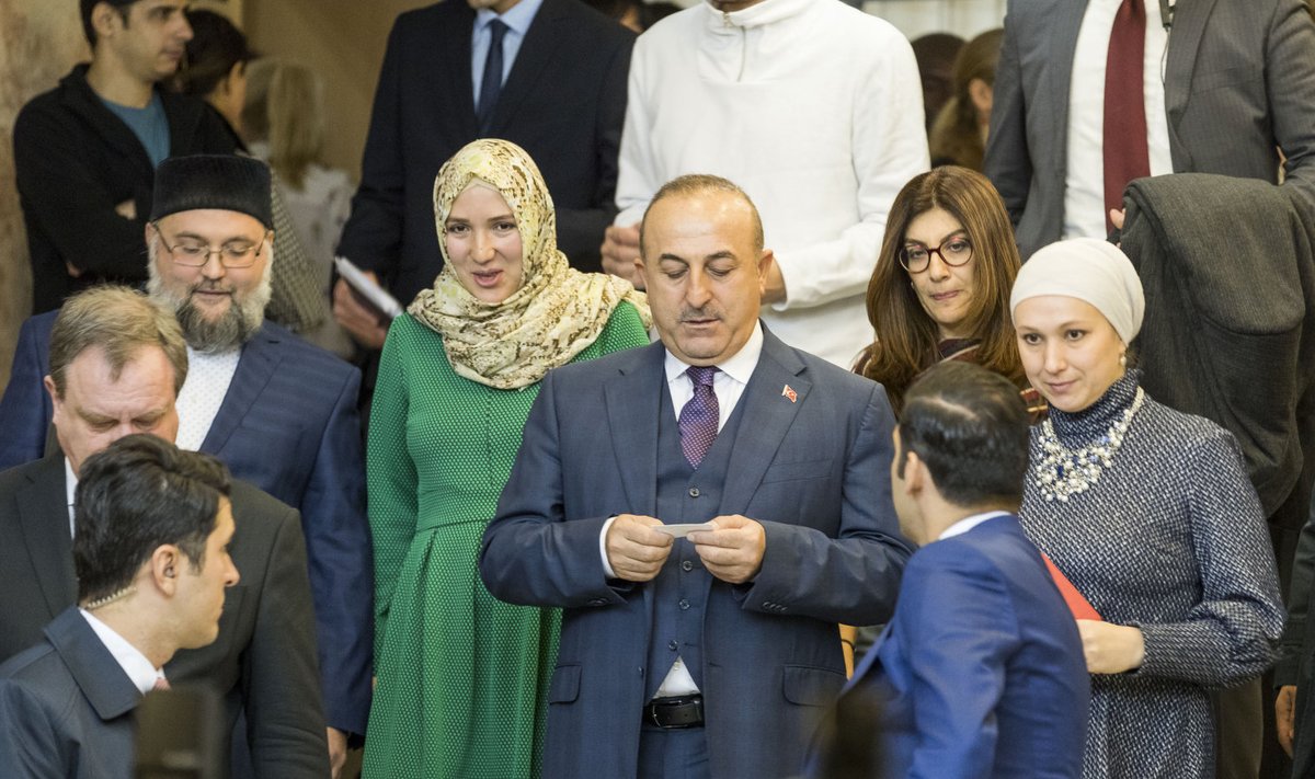 Mevlüt Çavuşoğlu koos Eesti islamikogukonna liidrite ja Türgi suursaadikuga