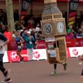 Piinlik! Big Beni kostüümis maratoni jooksnud mehe finišeerimist takistas üks väike läbi mõtlemata detail