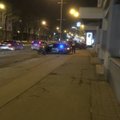 ФОТО: В центре Таллинна полицейский автомобиль врезался в столб