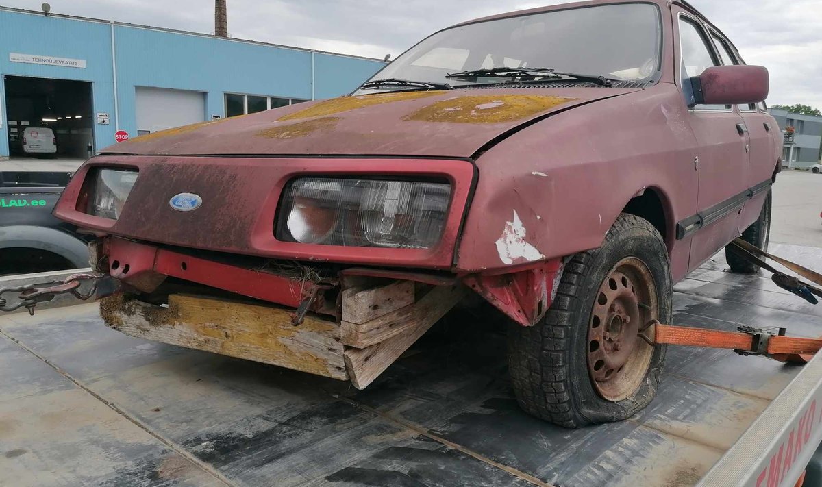 „Hea tööloom,“ iseloomustab 1982. aasta Ford Sierrat Ülle Laast, kes sai auto 24 aastat tagasi lähedastelt kingituseks. Sellega sai isegi naabrimehe kirst kabelisse viidud.