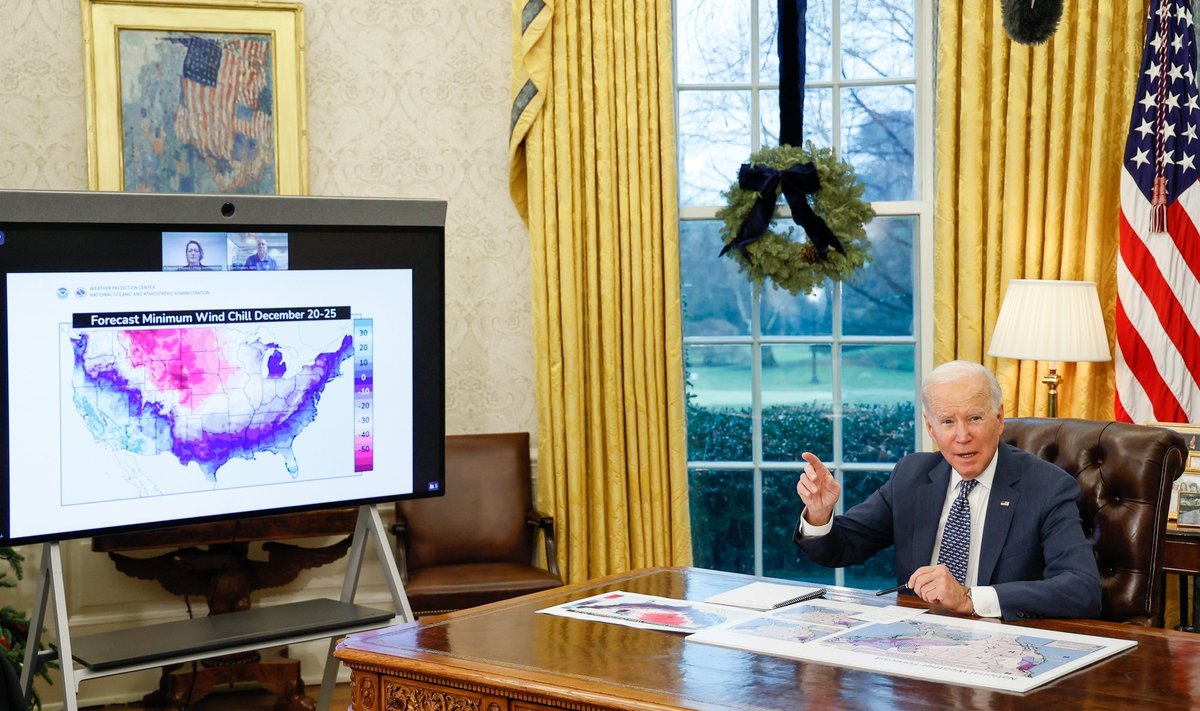 Joe Biden edastamas jõulupühadeks külma- ja tormihoiatust.
