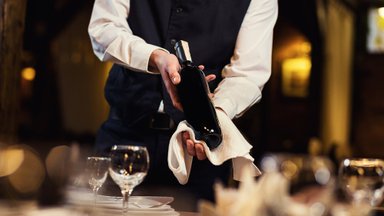 Sommeljee õpetab: mida teha ja kuidas käituda, kui tellid restoranis veini ja kelner küsib palju võõraid küsimusi