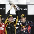 VIDEO: Mida ütles Vettel enne Abu Dhabi etapi autasustamist Räikkönenile?