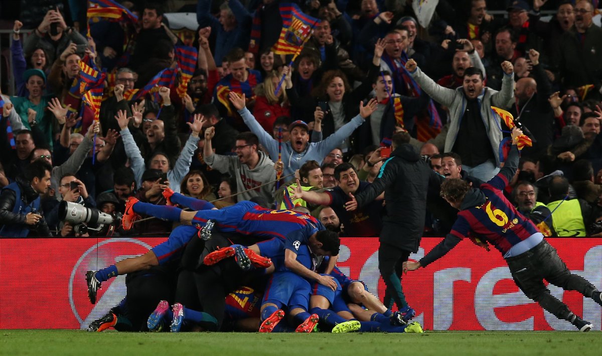 Meeskond kuhjub, rahvas hullub: Barca mängijad ja fännid pärast Roberto võiduväravat.