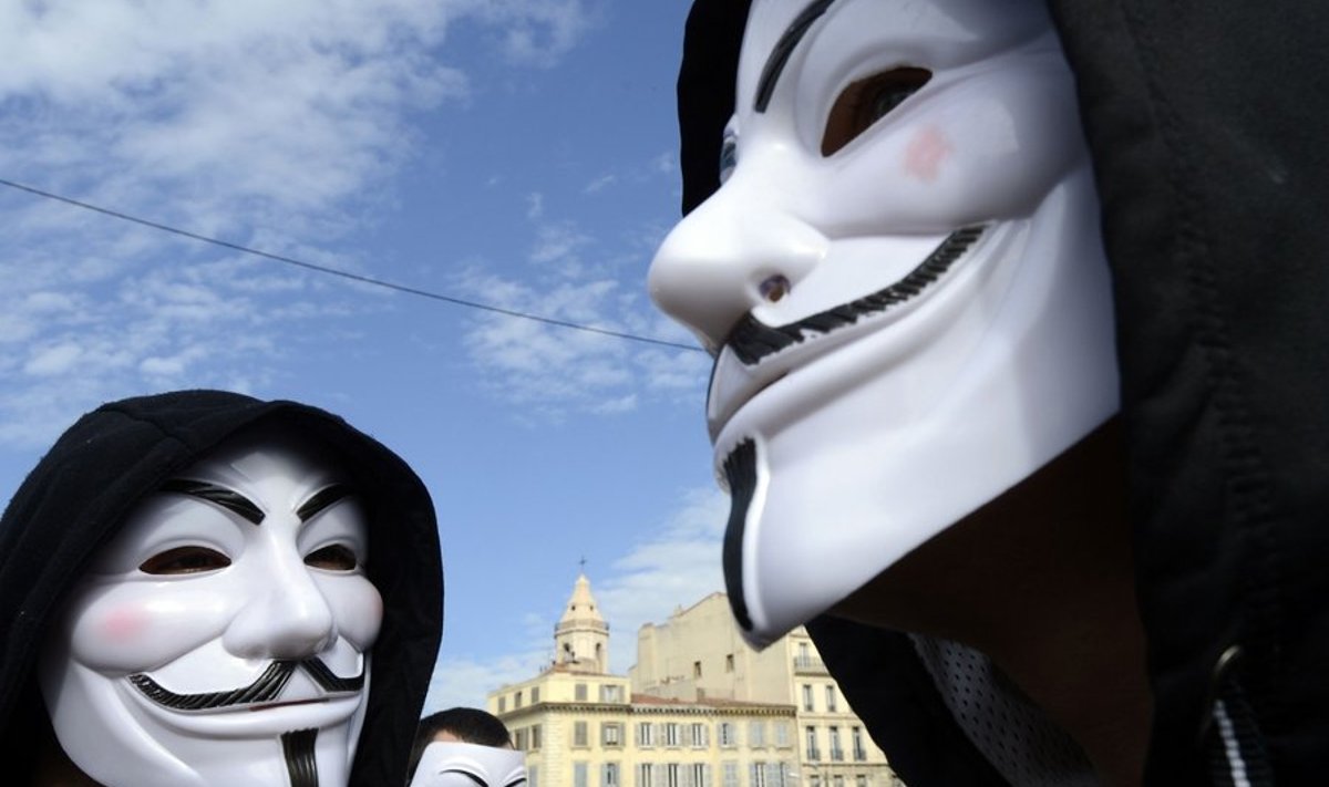 Guy Fawkesi maski kandvad meeleavaldajad Prantsusmaal