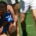 VIDEO: Hirmus kähmlus keldi jalgpallis: mängumees asus end kaitsma "Suarezi kombel"