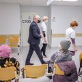 ФОТО | Первый внутригосударственный визит Кариса начался с посещения больницы