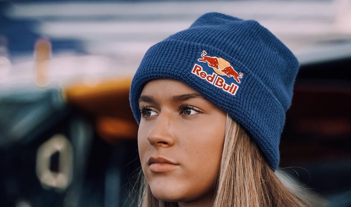 Kelly Sildaru tutvus Austrias ka sponsor Red Bulli teiste tegevusaladega.