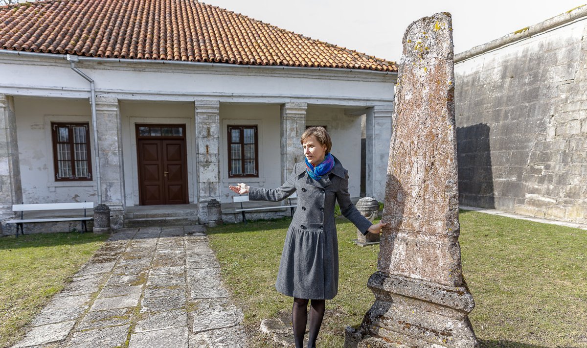 SA Saaremaa Muuseumi juhatuse liige Rita Valge avaldas heameelt, et lossi hoovis on suvel võimalik külalistele süüa pakkuda ja kunagisele vahtkonnamajale elu sisse puhuda.