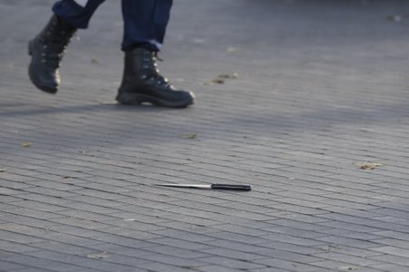 Vabaduse väljakul tulistati noaga politseid rünnanud meest