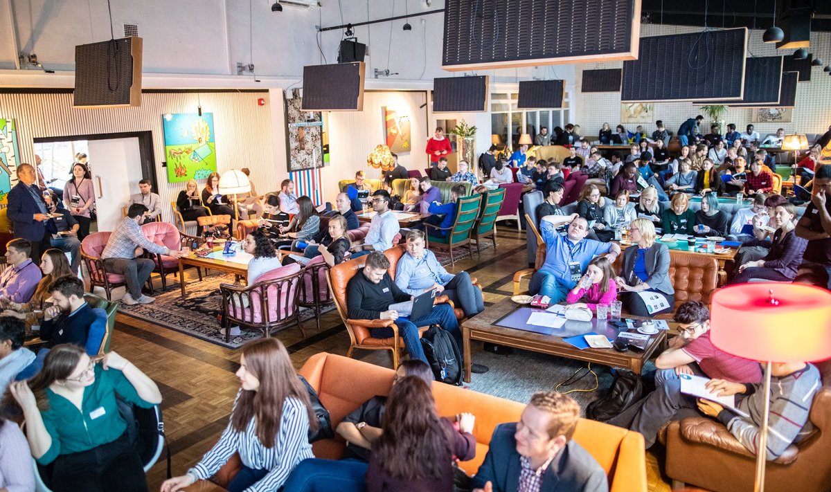 Mentoritega kohtumine Startup Speed Dating Night tõi 27. märtsil Tallinnas Erinevate Tubade klubis kokku üle 50 Eesti ettevõtte esindajad ning üle 120 kõrgkooliõpilase.