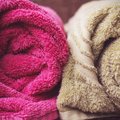 VIDEO | Rätikud on peale pesu ebameeldivalt karedad? Ühe koduse vahendiga on võimalik need mõnusalt pehmeks muuta
