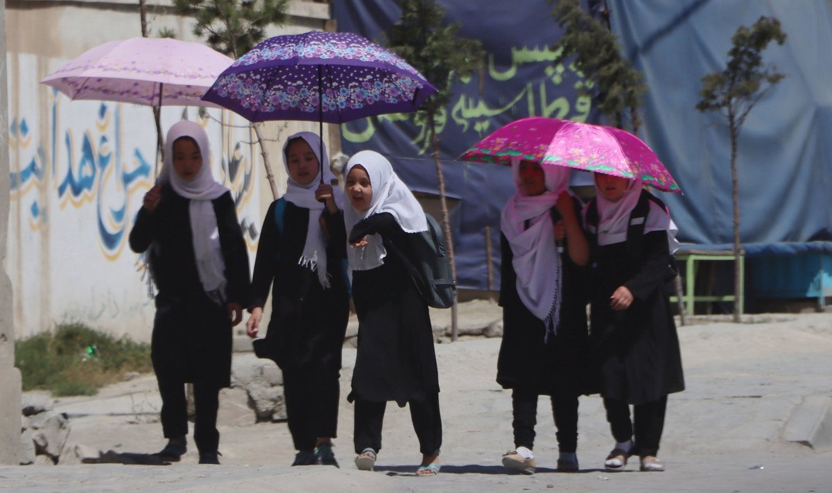 Afganistani pealinna Kabuli koolitüdrukud saavad praegu veel haridust omandada, aga kui Taliban jätkab ainult kenade lubaduste andmist, mitte tegutsemist, ei pruugi see niimoodi jääda.