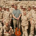 MäluPILDID: Kuidas Jaan Tätte Afganistanis pilli mängimas ja laulmas käis