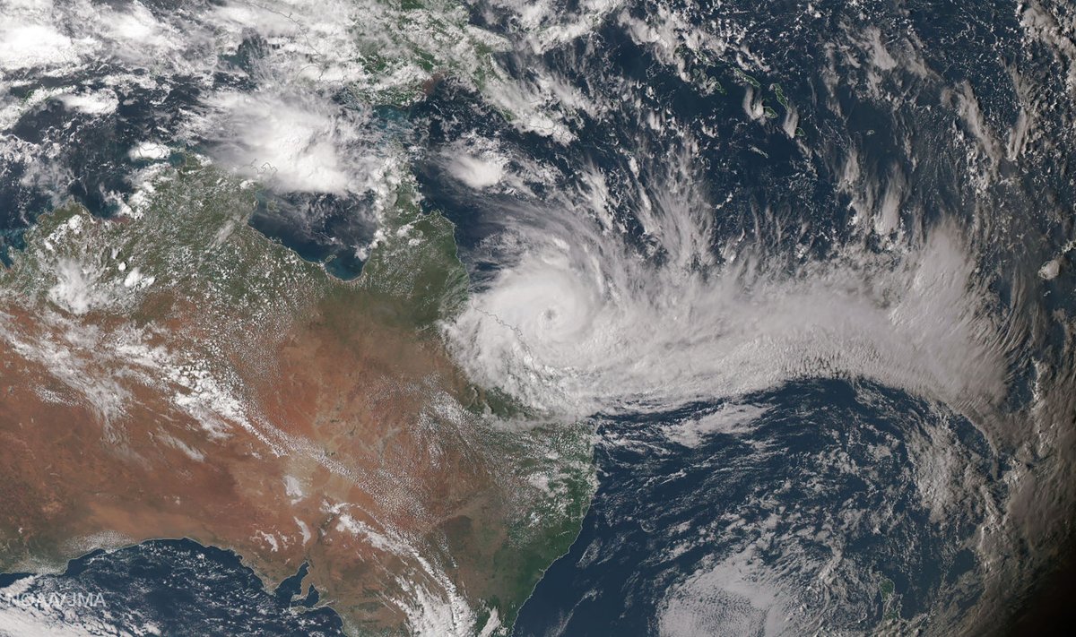 Austraalia kosmosest. Pildi paremas servas on näha korralikku tsüklonit. 