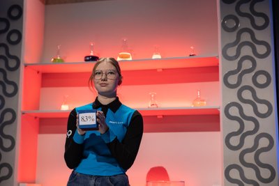 Mari Lee saate teadusteatrivoorus.