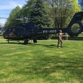 ФОТО и ВИДЕО: Олег Гросс кружил на вертолете близ центра Таллинна и приземлился в маленьком парке