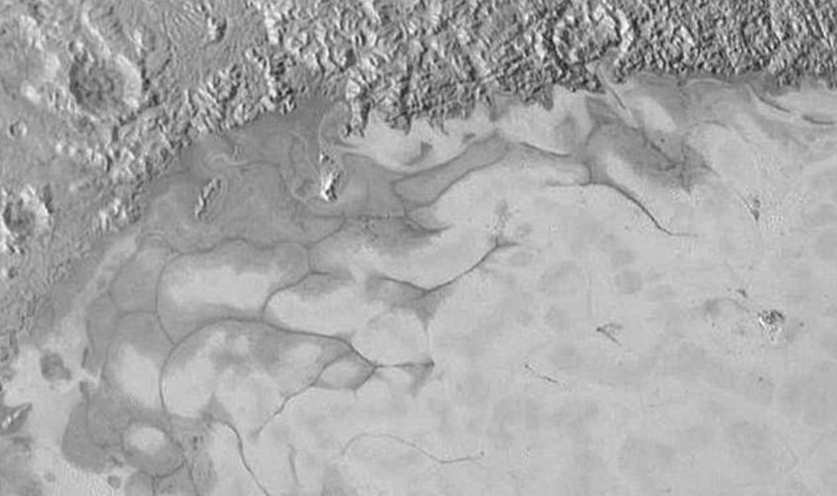 Pluuto pinnal näeb jäämasside voolamist. Foto: NASA/JHUAPL/SwRI