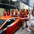 FOTOD ja VIDEO: Vinged iludused! Hiltoni hotelli ees esitleti luksuslikke supermasinaid