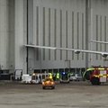 AVARII: Lennuki hooldus Heathrow stiilis - tiivaga vastu seina