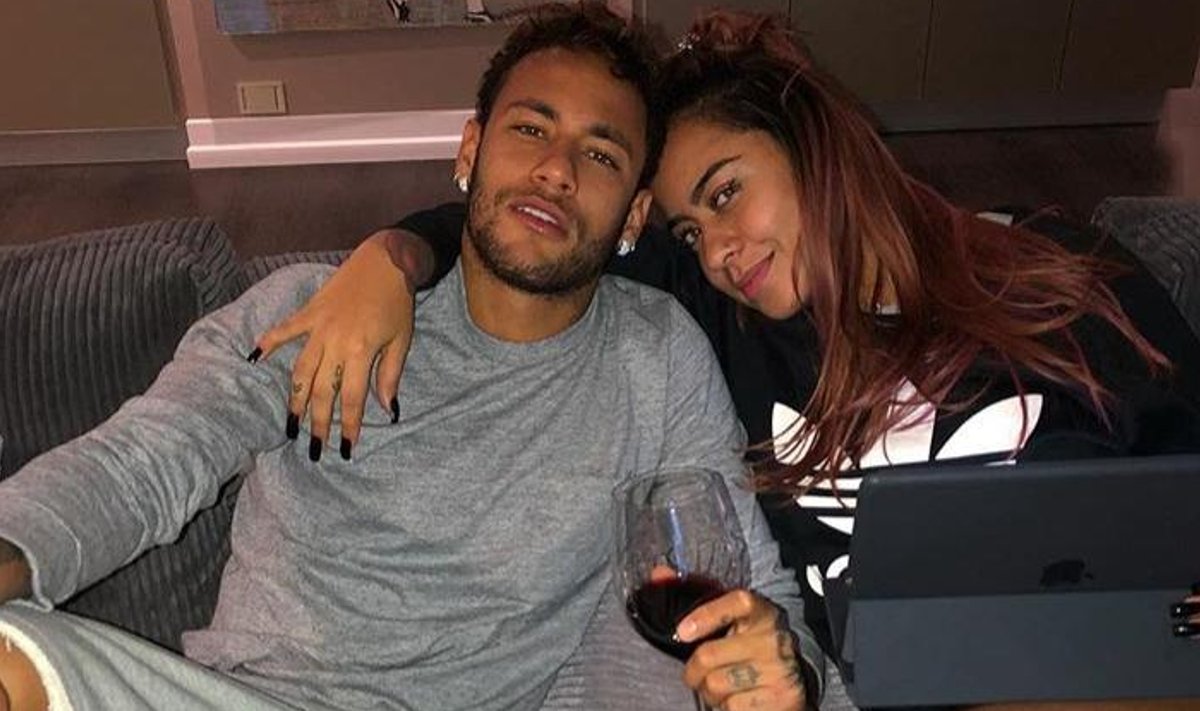 Neymar koos õe Rafaella Santosega.