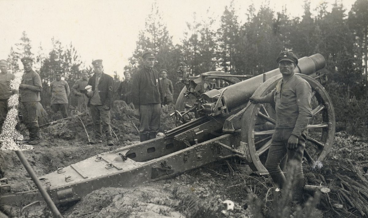Kuperjanovi partisanipataljoni raskepatarei haubitsameeskond Landeswehri sõja ajal.