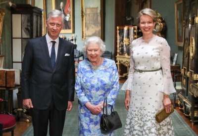 Kuninganna lumehelvest kujutav pross oli kingiks Kanada rahvalt. Seda kandis ta Trumpi Ühendkuningriigi visiidi kolmandal päeval Belgia kuninga Philippe’i ja kuninganna Mathilde’iga kohtudes.