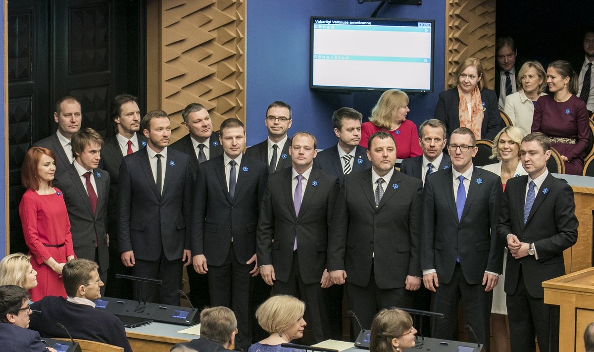 Uus valitsus andis Riigikogu ees ametivande 09.04.2015