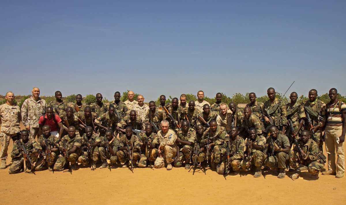 2013. aastal said kaitseväe instruktorite käe all väljaõppe paljud Mali sõdurid. 