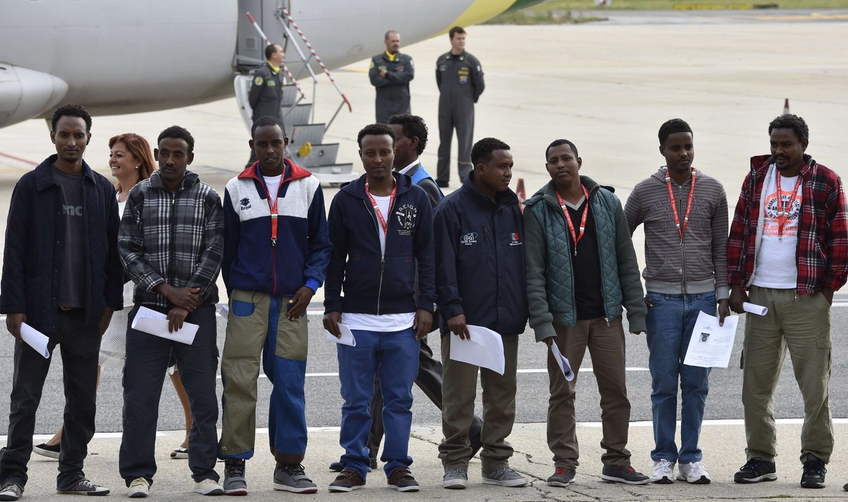 Eritrea pagulased 2015. aasta 9. oktoobril Rooma Ciampino lennujaamas. Euroopa Liidu ümberpaigutamise programmi raames lendasid nad sealt edasi Stockholmi.  
