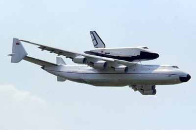 An-225 Buraniga 1989. aasta Pariisi lennundusnäitusel