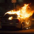 По оценке полиции, два случая с горевшими минувшей ночью в Ласнамяэ автомобилями связаны