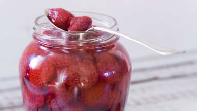 Moosikeetmise aeg on just nüüd! Kuidas teha maailma parimat maasikamoosi või maasikaid omas mahlas? Vaata retsepte!