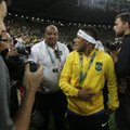 VIDEO: Neymar kaotas kullavõidu järel aru ning ründas Brasiilia fänne