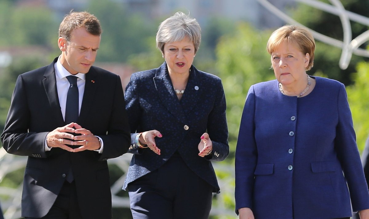 Euroopa Liidu kolm vägevat eile Sofias: Prantsuse president Emmanuel Macron (vasakult), Briti peaminister Theresa May ja Saksamaa liidukantsler Angela Merkel. Macroni käte asendit peetakse Saksamaal Merkeli tunnuseks.