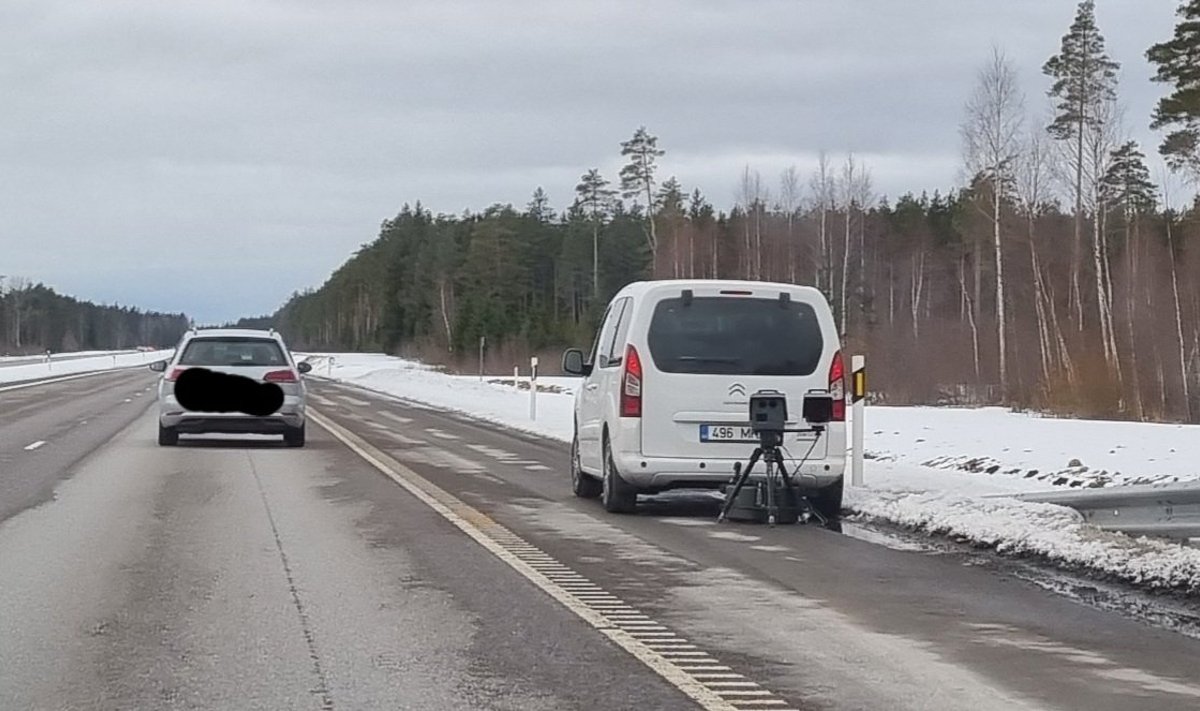 Mobiilne kiiruskaamera Narva-Tallinna maanteel