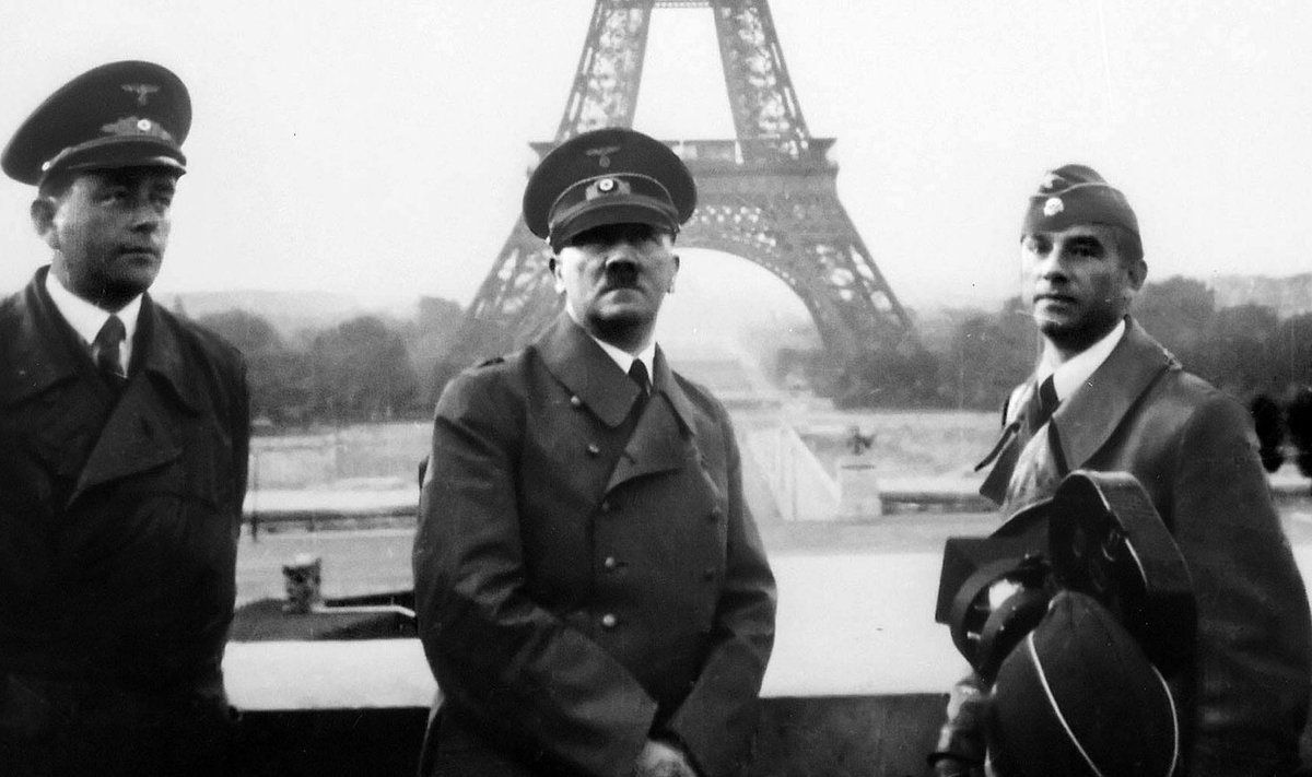 Hitler vallutatud Pariisis koos arhitekt Albert Speeri ja skulptor Arno Brekeriga 23. juunil 1940